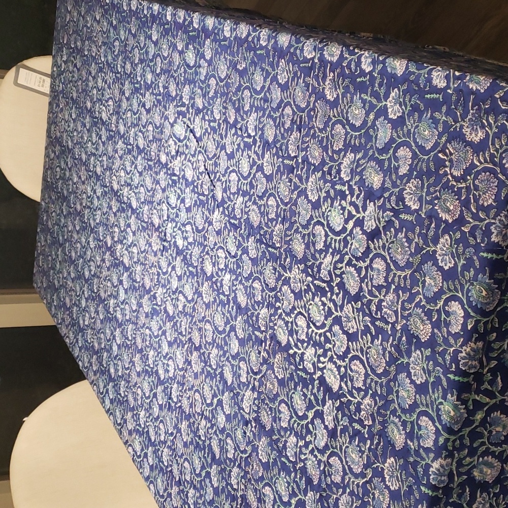 Pottery Barn Outlet Tablecloth